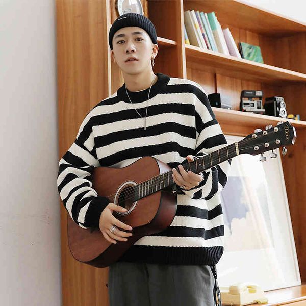 men's sweaters color of contrast between men korean jumper autumn fashion loose teenage clothes mesh fitting long sleeve streetwear for, White;black
men's sweaters color of contrast between men korean jumper autumn fashion loose teenage clothes mesh fitting long sleeve streetwear for, White;black