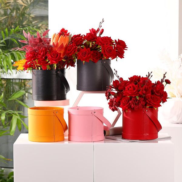 gift wrap round pu leather boxes lid hug florist flowers bucket packaging storage box valentine's day favors home decoration
gift wrap round pu leather boxes lid hug florist flowers bucket packaging storage box valentine's day favors home decoration