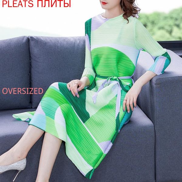 casual dresses spring high-end fashion temperament stand-up collar miyake pleated loose large size mid-length dress women pleats vestido, Black;gray
casual dresses spring high-end fashion temperament stand-up collar miyake pleated loose large size mid-length dress women pleats vestido, Black;gray