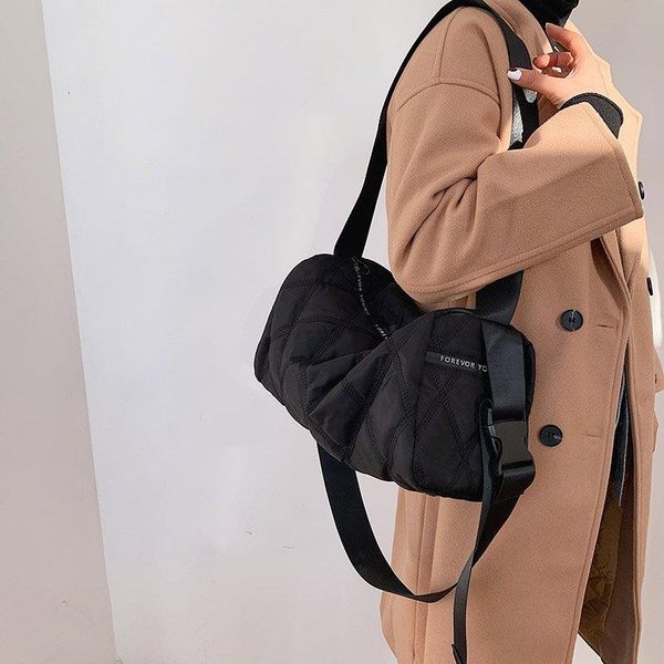 evening bags quilted retro large-capacity bag black handbags women's 2021 style fashion all-match simple shoulder tote
evening bags quilted retro large-capacity bag black handbags women's 2021 style fashion all-match simple shoulder tote