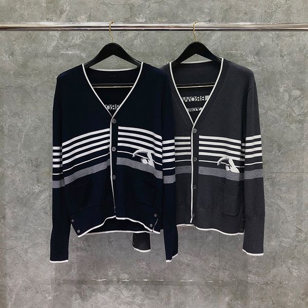 sweater dongguan daizhiying tb cardigan four button swimmer men's and women's couple, White;black
sweater dongguan daizhiying tb cardigan four button swimmer men's and women's couple, White;black
