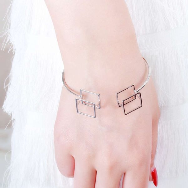 hand catenary simple and fashionable hand decoration geometric open three dimensional triangle square round hollow out bracelet, Golden;silver
hand catenary simple and fashionable hand decoration geometric open three dimensional triangle square round hollow out bracelet, Golden;silver