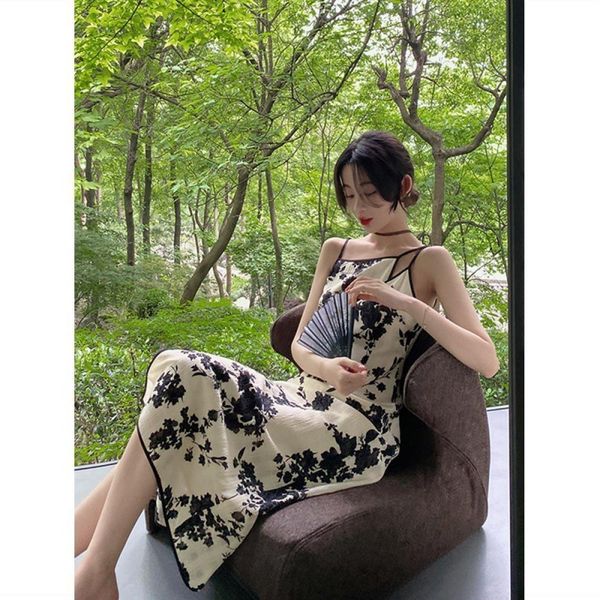 luxury cheongsam guofenghuaduo side split cheongsam suspender skirt women's 2021 summer fashion close waist thin chiffon drs, Blue;red
luxury cheongsam guofenghuaduo side split cheongsam suspender skirt women's 2021 summer fashion close waist thin chiffon drs, Blue;red