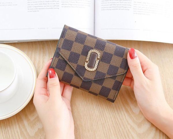 3 colors wallets men women fashion flower pattern gd europe american short card holders, Red;black
3 colors wallets men women fashion flower pattern gd europe american short card holders, Red;black