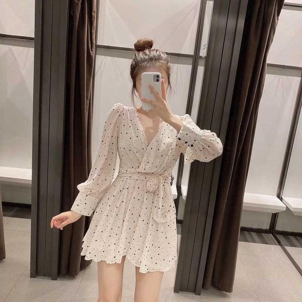 casual dresses woman polka dot mini dress long sleeve v-neckline white, Black;gray
casual dresses woman polka dot mini dress long sleeve v-neckline white, Black;gray