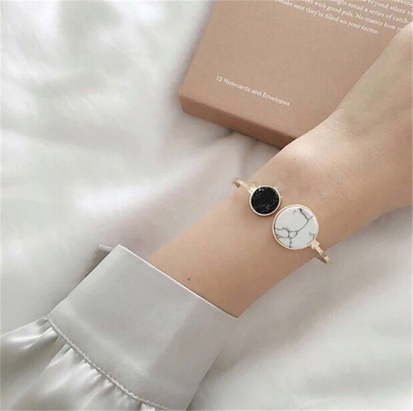 bracelet korean crack marble asymmetric size round jewelry femininity simple open, Golden;silver
bracelet korean crack marble asymmetric size round jewelry femininity simple open, Golden;silver