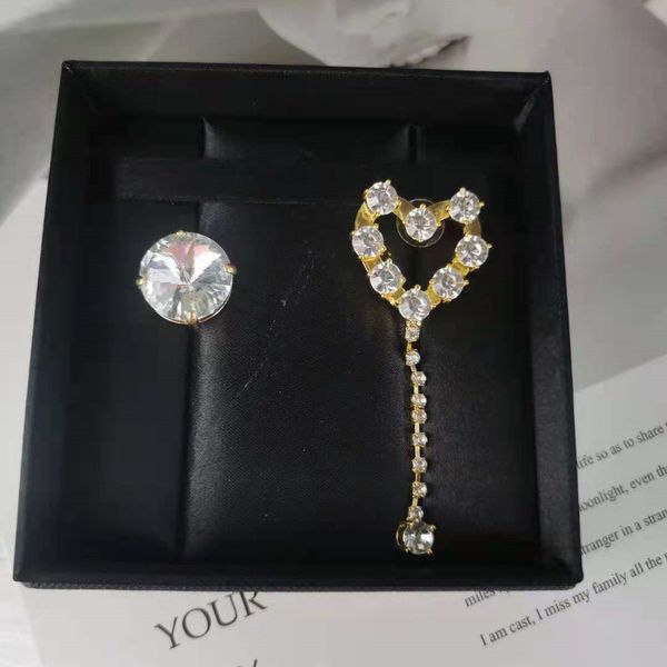 70% off miao family's new imitation crystal love long diamond earrings fashionable temperament generous heart-shaped asymmetric, Golden;silver
70% off miao family's new imitation crystal love long diamond earrings fashionable temperament generous heart-shaped asymmetric, Golden;silver