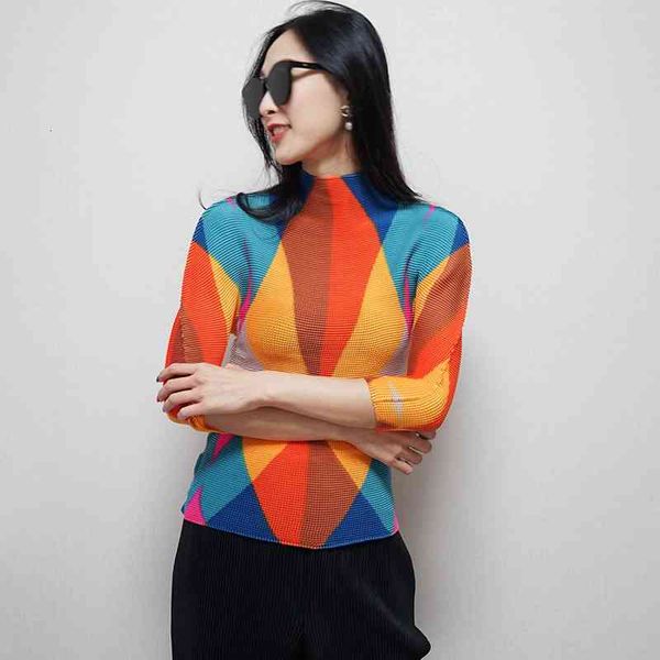 knits miyake fashion hlaf sleeve printing fold turtleneck thin section t-shirt, White
knits miyake fashion hlaf sleeve printing fold turtleneck thin section t-shirt, White