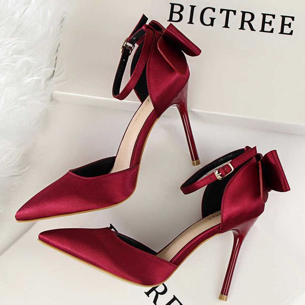 classic luxury designer shoes bow-knot high heels women satin woman pumps wedding stiletto hollow sandals size 43 paris wholesale, Black
classic luxury designer shoes bow-knot high heels women satin woman pumps wedding stiletto hollow sandals size 43 paris wholesale, Black