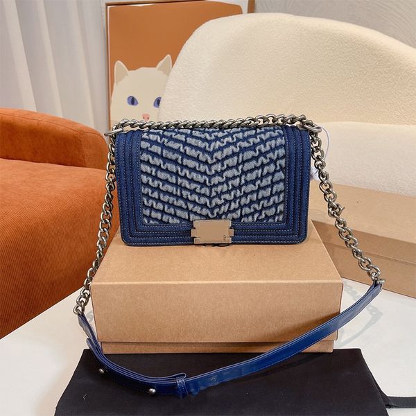 2022 luxury big name high end french shoulder bags cowboy flip cover chain high capacity totes outdoor sacoche luxurious backpac
2022 luxury big name high end french shoulder bags cowboy flip cover chain high capacity totes outdoor sacoche luxurious backpac