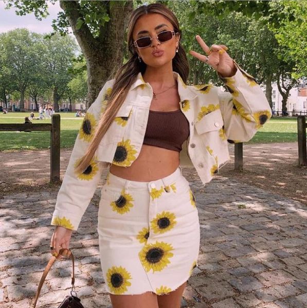 women's jackets 2021 style women autumn jacket sunflower print turn-down neck long sleeve short coat for girls streetwear, Black;brown
women's jackets 2021 style women autumn jacket sunflower print turn-down neck long sleeve short coat for girls streetwear, Black;brown