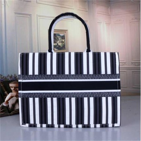 2021 fashion new handbag designer print embroidery multicolor single shoulder bags large capacity bucket bag a 03
2021 fashion new handbag designer print embroidery multicolor single shoulder bags large capacity bucket bag a 03