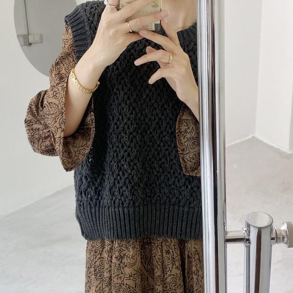women's sweaters solid color hollow knitted vest autumn winter korean loose sleeveless sweater 6672, White;black
women's sweaters solid color hollow knitted vest autumn winter korean loose sleeveless sweater 6672, White;black