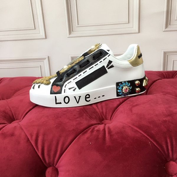 fashion luxury designer fashion brand sports shoes men and women casual trend thick bottom couple sports shoes, Black;red
fashion luxury designer fashion brand sports shoes men and women casual trend thick bottom couple sports shoes, Black;red