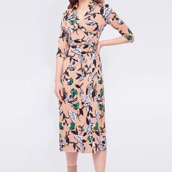 casual dresses autumn style 100% silk fabric fashion printing three-quarter sleeves v-neck small lapel elegant temperament wrap dress, Black;gray
casual dresses autumn style 100% silk fabric fashion printing three-quarter sleeves v-neck small lapel elegant temperament wrap dress, Black;gray