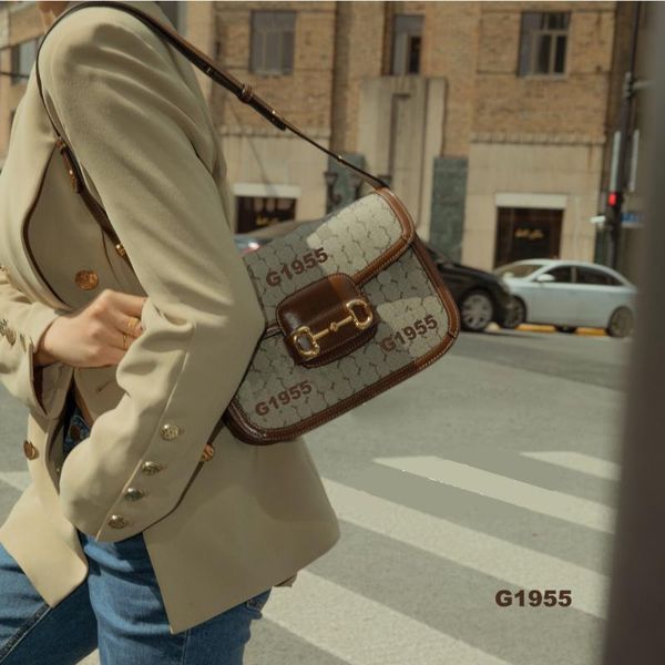 100% genuine leather ladies shoulder bags messenger cross body with high end texture
100% genuine leather ladies shoulder bags messenger cross body with high end texture