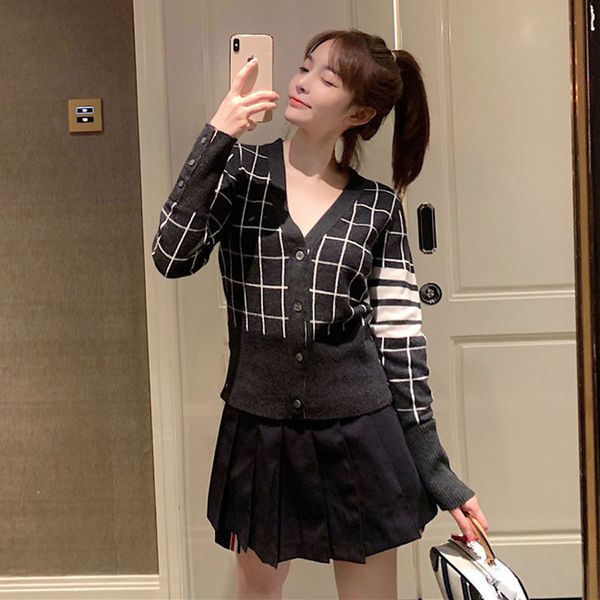 2021 autumn new four bar plaid stripe sweater version versatile loose sweater coat women, White
2021 autumn new four bar plaid stripe sweater version versatile loose sweater coat women, White