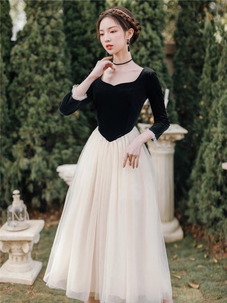 casual dresses 2021 spring and autumn retro french square collar velvet stitching mesh dress temperament black party ball gown y888, Black;gray
casual dresses 2021 spring and autumn retro french square collar velvet stitching mesh dress temperament black party ball gown y888, Black;gray