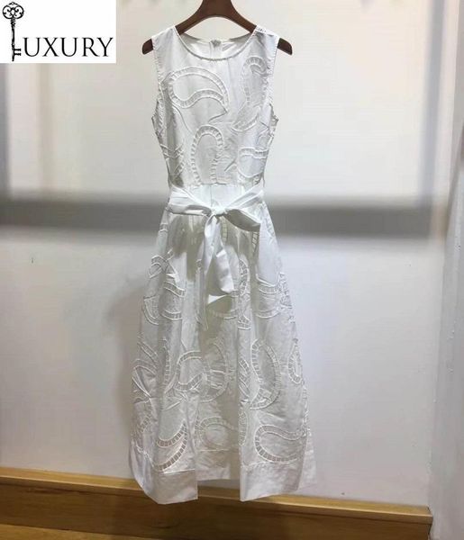 casual dresses quality 2021 high summer style celebrity women o-neck hollow out embroidery sleeveless mid-calf white yellow dress belt, Black;gray
casual dresses quality 2021 high summer style celebrity women o-neck hollow out embroidery sleeveless mid-calf white yellow dress belt, Black;gray