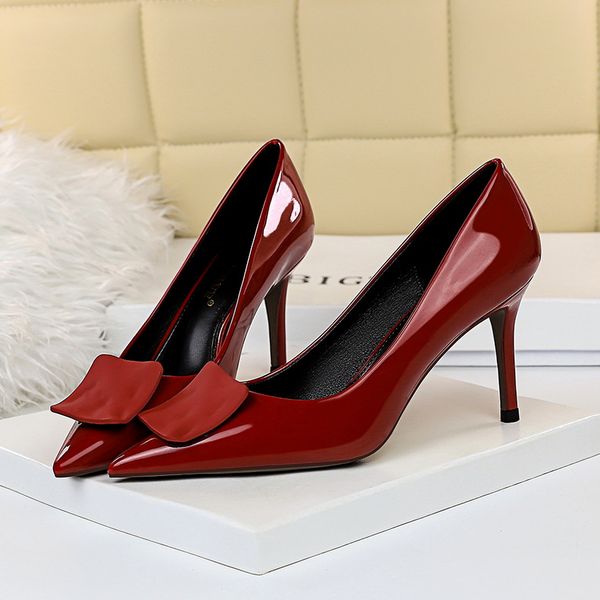 2021 Women 8cm High Heels Wine Prom Pumps Lady Plus Size 12 Pointed Toe Valentine Low Heels Scarpins Black Nude Office Shoes
2021 Women 8cm High Heels Wine Prom Pumps Lady Plus Size 12 Pointed Toe Valentine Low Heels Scarpins Black Nude Office Shoes