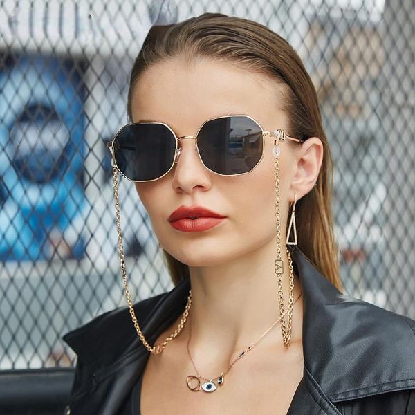 sunglasses fashion metal irregular with chain women 2021 channel trendy square sun glasses for female chic eyewear, White;black
sunglasses fashion metal irregular with chain women 2021 channel trendy square sun glasses for female chic eyewear, White;black