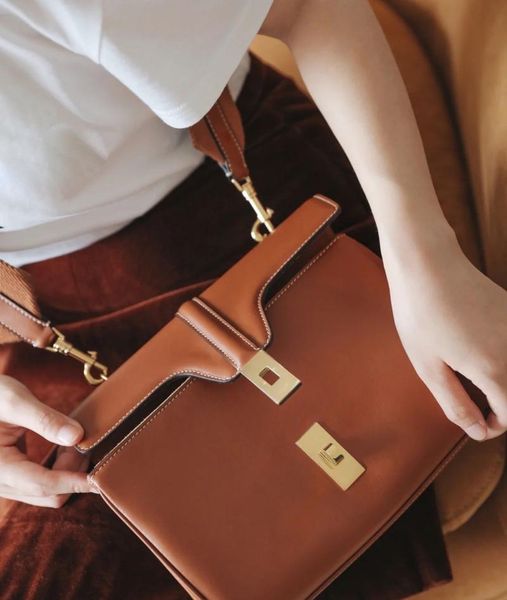 evening bags 2021 fashion atmospheric shoulder bag simple female all-match wallet lipstick designer
evening bags 2021 fashion atmospheric shoulder bag simple female all-match wallet lipstick designer