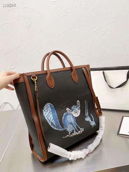 2021 fashion leisure shopping bag double-sided shoulder bags lovers' canvas flower pattern portable temperament lady's handbag siz
2021 fashion leisure shopping bag double-sided shoulder bags lovers' canvas flower pattern portable temperament lady's handbag siz