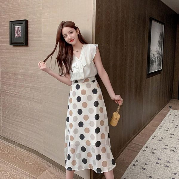 office lady two piece set outfits v-neck sleeveless single-breasted hight waist dot long skirt 2 pcs summer clothes dress, White
office lady two piece set outfits v-neck sleeveless single-breasted hight waist dot long skirt 2 pcs summer clothes dress, White