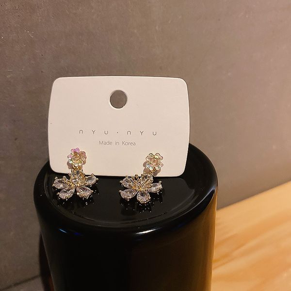 925 silver needle flower girl sweet earrings fashion temperament super fairy earrings net red fashion trend earrings
925 silver needle flower girl sweet earrings fashion temperament super fairy earrings net red fashion trend earrings
