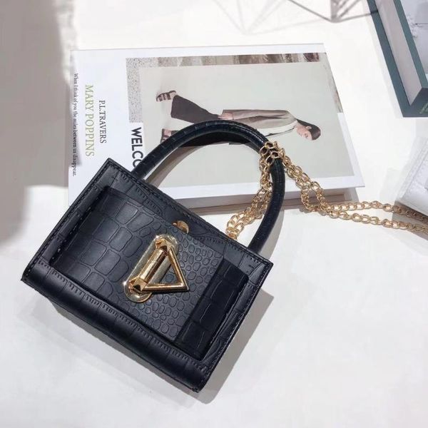 cross body pvc mini women designer handbag 2021 girl shopper fashion casual solid color retro metal triangle chain jelly bag crossbody bags
cross body pvc mini women designer handbag 2021 girl shopper fashion casual solid color retro metal triangle chain jelly bag crossbody bags