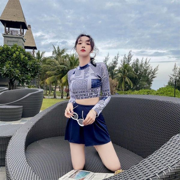 one-piece suits long-sleeved swimsuit women split skirt two-piece suit thin gather korean student beach wear girls swimwear
one-piece suits long-sleeved swimsuit women split skirt two-piece suit thin gather korean student beach wear girls swimwear