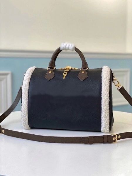 speedy bandouliere 30 grained black leather canvas flowers embroidery applique motif padlock lady shoulder bag handbag bag travel bag
speedy bandouliere 30 grained black leather canvas flowers embroidery applique motif padlock lady shoulder bag handbag bag travel bag