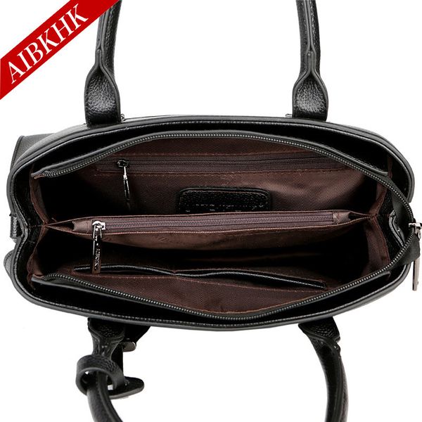 european and american women fashion joker hand middle-aged simple mother bag agent a generation of hair
european and american women fashion joker hand middle-aged simple mother bag agent a generation of hair