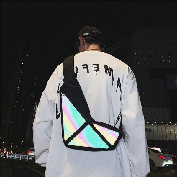 cool colorful reflective messenger bag style couple chest usb waterproof waist 2021 fall / winter bags
cool colorful reflective messenger bag style couple chest usb waterproof waist 2021 fall / winter bags