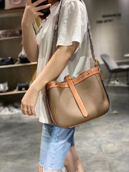 evening bags net red same bucket bag 2021 leather fashion soft cowhide business casual banquet one-shoulder messenger
evening bags net red same bucket bag 2021 leather fashion soft cowhide business casual banquet one-shoulder messenger