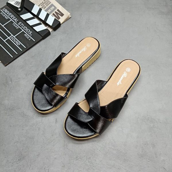 slippers shoes soft med shallow slipers women platform slides comfort flat 2021 basic pu rubber wome, Black
slippers shoes soft med shallow slipers women platform slides comfort flat 2021 basic pu rubber wome, Black