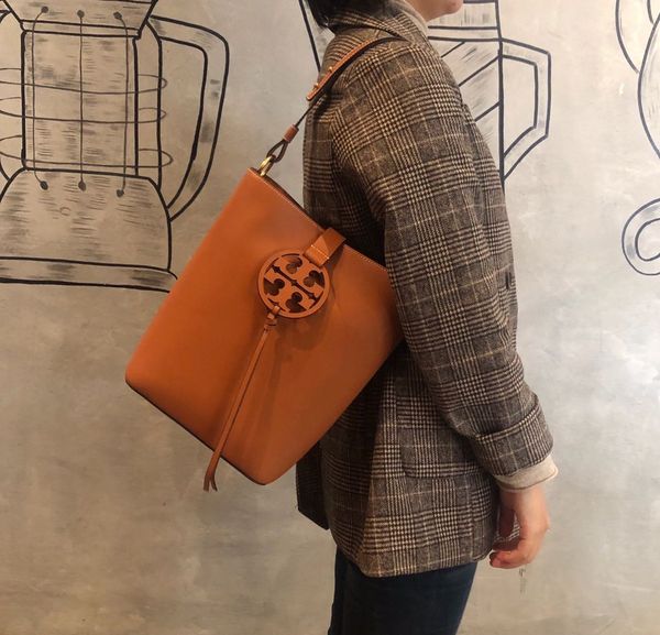 wholesale tang li bag tbs miller hobo single shoulder crossbody dual purpose style cow leather women's luxuryss designerss yw
wholesale tang li bag tbs miller hobo single shoulder crossbody dual purpose style cow leather women's luxuryss designerss yw