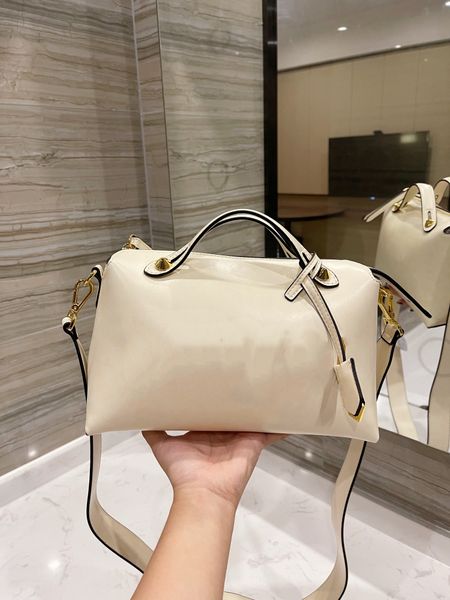 2021classic fashion tote handbag,luxurys designers two tonestote woman luxury handbags women bagtotes special purpose
2021classic fashion tote handbag,luxurys designers two tonestote woman luxury handbags women bagtotes special purpose