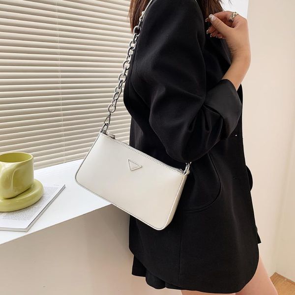 retro evening bags fashion women's shoulder baguette bag chain strap solid color casual crossbody for women 2021 ladies purses and hand
retro evening bags fashion women's shoulder baguette bag chain strap solid color casual crossbody for women 2021 ladies purses and hand