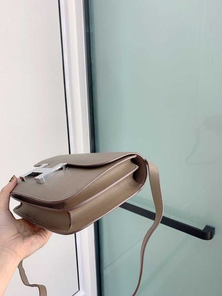 handbag h family stewardess kangkang xiaofang tofu fashion leisure mini cow leather handmade honey wax line one shoulder slant across women&
handbag h family stewardess kangkang xiaofang tofu fashion leisure mini cow leather handmade honey wax line one shoulder slant across women&
