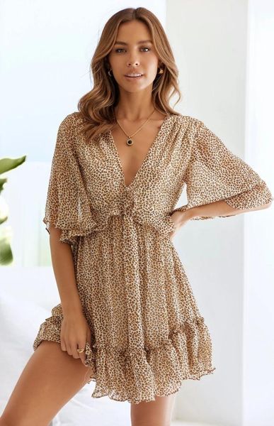 casual dresses bohemian dress young lady summer v-neck ruffled leopard printed women open-back sweety mini short, Black;gray
casual dresses bohemian dress young lady summer v-neck ruffled leopard printed women open-back sweety mini short, Black;gray
