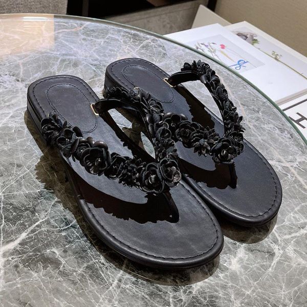 slippers fashion slipper 2021 summer outdoor beach shoes classics strap sandal flip flop brand designer black white
slippers fashion slipper 2021 summer outdoor beach shoes classics strap sandal flip flop brand designer black white