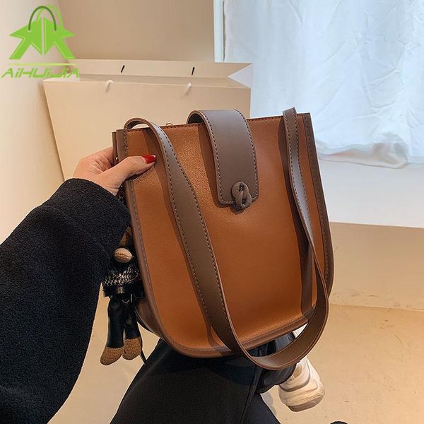 evening bags solid color pu leather women shoulder handbags 2021 buckle retro cute tassel messenger bag fashion female travel crossbody
evening bags solid color pu leather women shoulder handbags 2021 buckle retro cute tassel messenger bag fashion female travel crossbody