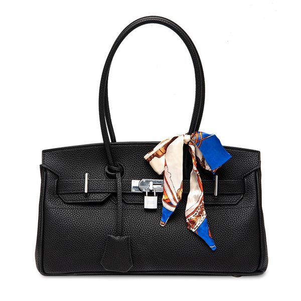large capacity 2021 new korean version simple and versatile fashion personalized silk scarf portable one shoulder messenger bag
large capacity 2021 new korean version simple and versatile fashion personalized silk scarf portable one shoulder messenger bag