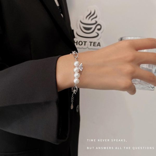 link, chain artificial pearl bracelets women hollow bracelet rhinestone splicing jewelry hip hop silver color metal korean brincos, Black
link, chain artificial pearl bracelets women hollow bracelet rhinestone splicing jewelry hip hop silver color metal korean brincos, Black