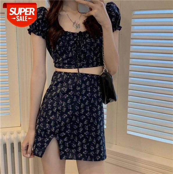 dark night purple rose puff sleeve cropped navel + floral wrapped hip skirt split #db58, Black
dark night purple rose puff sleeve cropped navel + floral wrapped hip skirt split #db58, Black