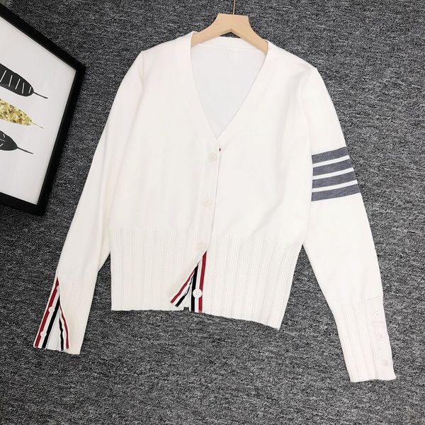 sweater knit 2021 autumn tb stripe four bar college style ted cardigan classic versatile jacket fashion, White;black
sweater knit 2021 autumn tb stripe four bar college style ted cardigan classic versatile jacket fashion, White;black