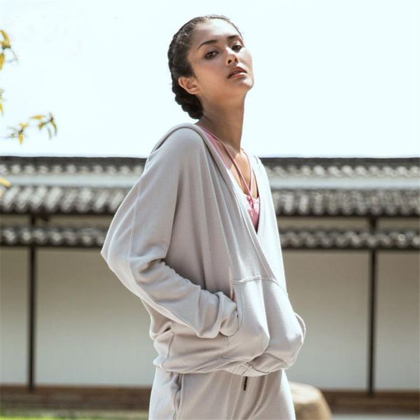 yoga outfit spring autumn sport women long sleeve hooded sweatshirt oversized loose gym clothes deep v-neck running fitness shirt
yoga outfit spring autumn sport women long sleeve hooded sweatshirt oversized loose gym clothes deep v-neck running fitness shirt