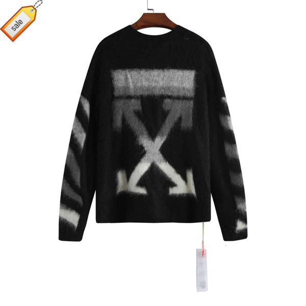 2021 autumn winter off new black gray gradient arrstyle mohair round neck sweater for men and women, White;black
2021 autumn winter off new black gray gradient arrstyle mohair round neck sweater for men and women, White;black