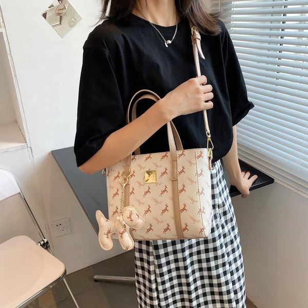new net handbag 2021 large-capacity retro printing female bag shoulder red bucket tide summer messenger fashion gqtna
new net handbag 2021 large-capacity retro printing female bag shoulder red bucket tide summer messenger fashion gqtna